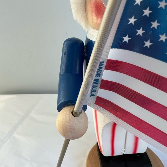 STEINBACH CHUBBY UNCLE SAM NUTCRACKER HOLDING AMERICAN FLAG STAMPED - Picture 9 of 12